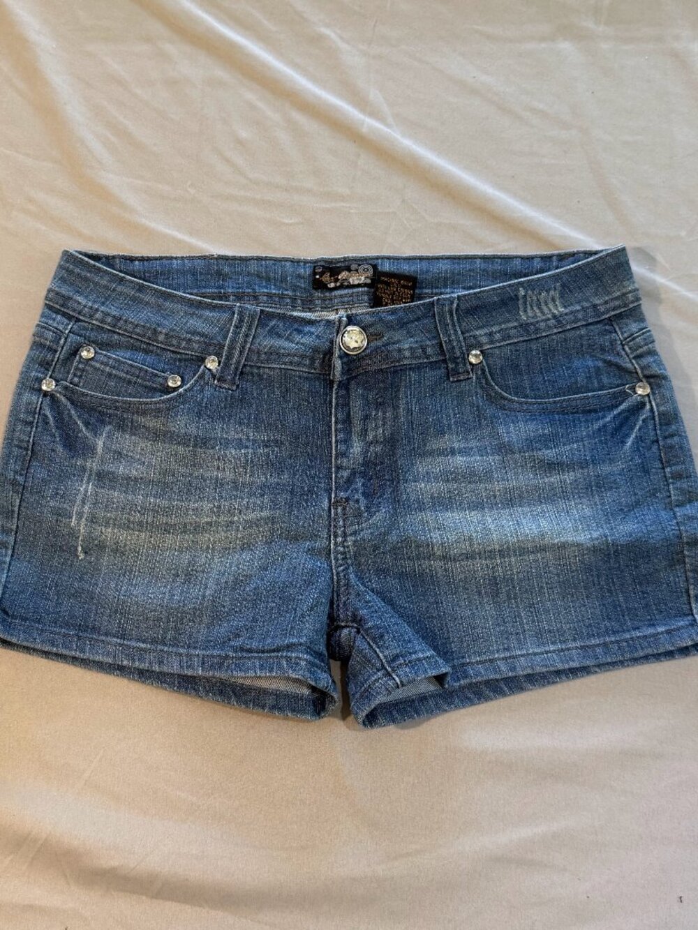 LA Jeans Junior's Low Rise Jean Shorts Rhinestone Accents Size 11 New with Tags